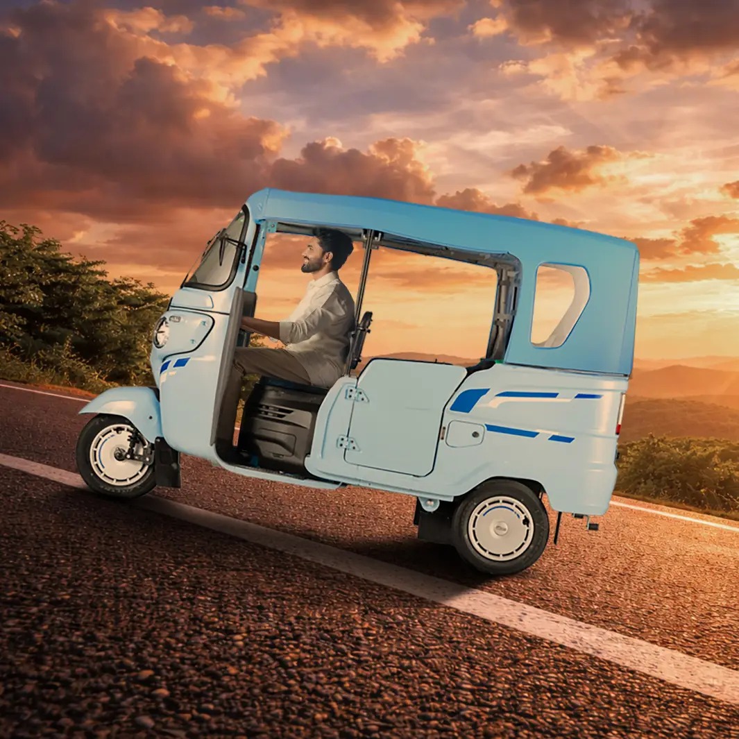 Bajaj WEGO P7012 large-body electric auto